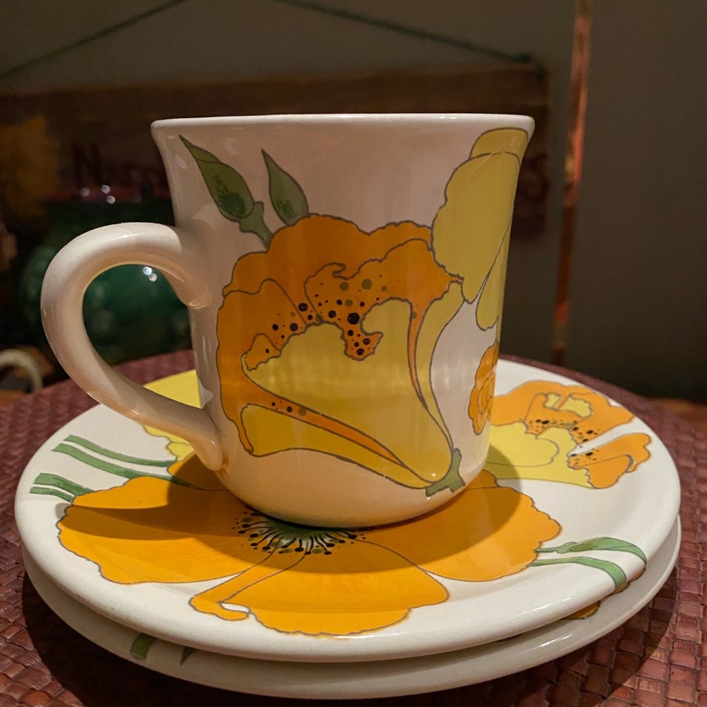 Vintage Metlox Poppytrail "Wild Poppy" ceramic mug and saucer set. - Picture 8 of 8